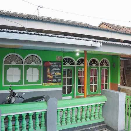 Gandrung Payungan Family Inn Banyuwangi  Ngoại thất bức ảnh