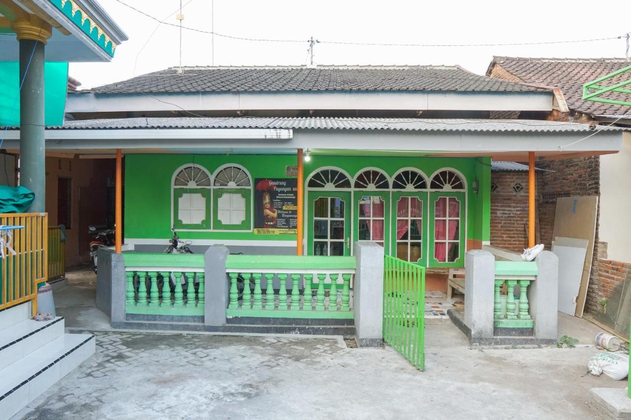 Gandrung Payungan Family Inn Banyuwangi  Ngoại thất bức ảnh