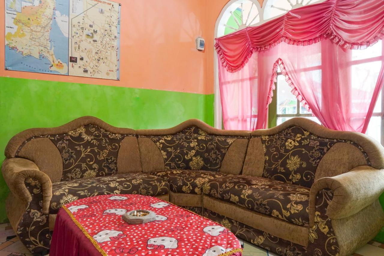 Gandrung Payungan Family Inn Banyuwangi  Ngoại thất bức ảnh